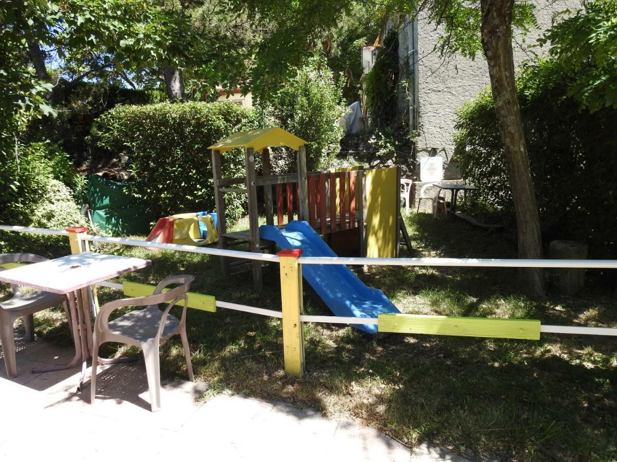 Camping Les Lavandes Darbres Екстер'єр фото